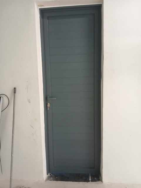 تركيب أبواب قرب برج المملكه 